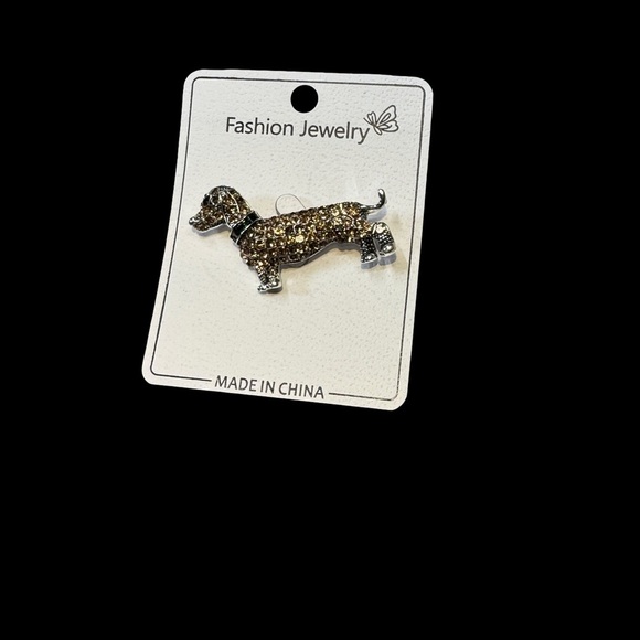 Sweet Silver and Green Dachshund Brooch - Picture 4 of 4